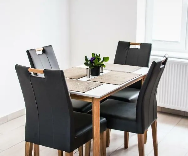 Moselrose Apartamento *